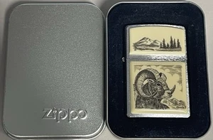 ZIPPO 2003 LINDA LAYDEN LONG HORN RAM SCRIMSHAW ACCENDINO NON ACCESO N SCATOLA K826 - Foto 1 di 5