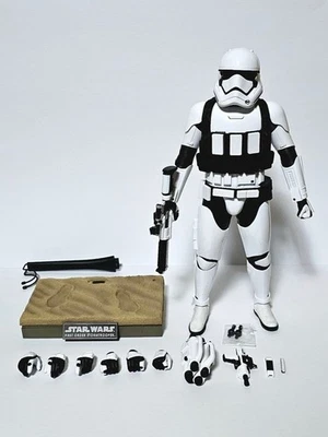 Hot Toys Star Wars First Order Stormtrooper Jakku 1/6 Scale Figure No Box Junk - Image 1 of 4