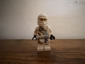 Lego Ninjago Minifigure Zane DX Golden Weapons 2171 2260
