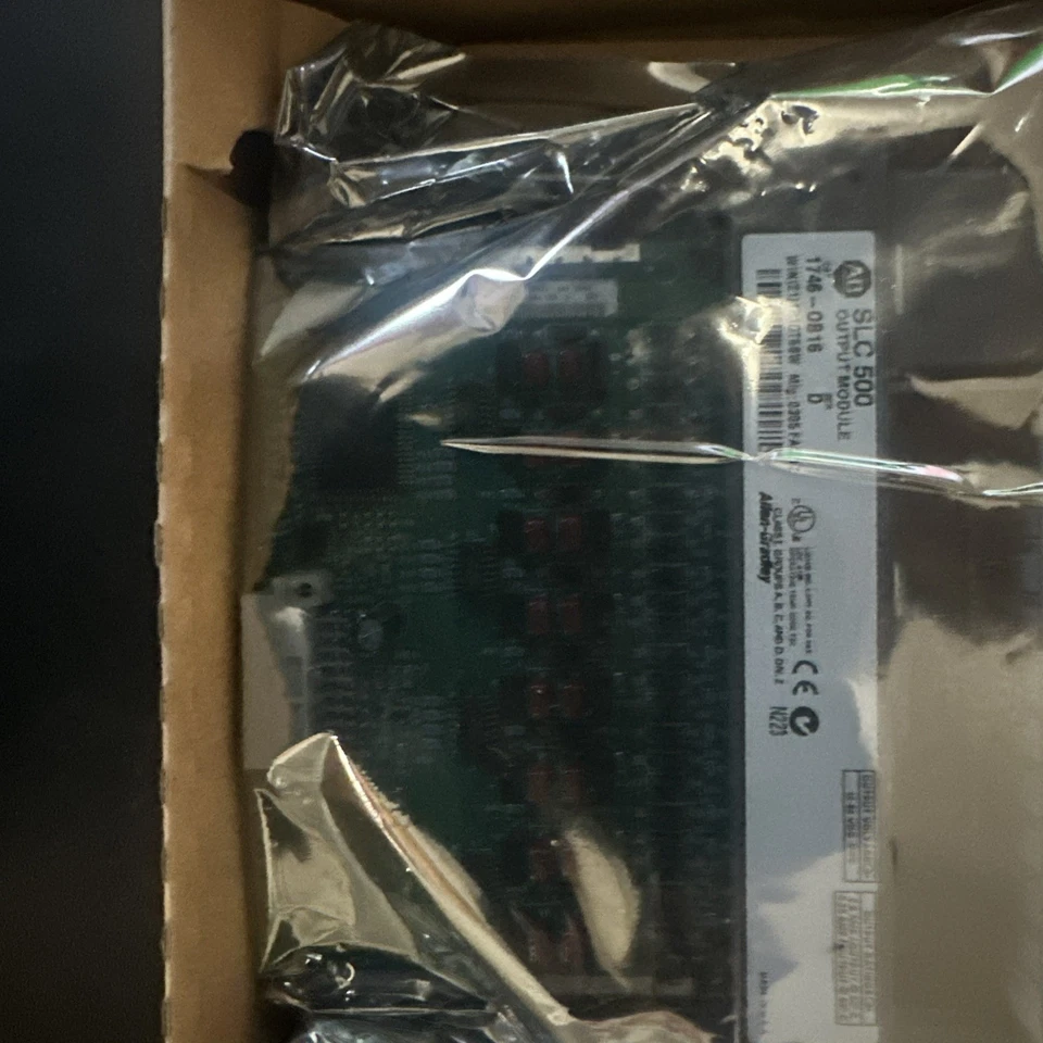 Allen Bradley 1746-0B16 SLC 500 Ser D Foto 1 de 1