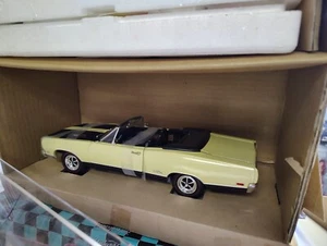 American Muscle Skyvue Drive-In Diorama W/1969 Plymouth GTX 1/18 Scale Diecast - Picture 1 of 10