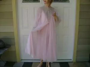 VTG INTIME OF CALIFORNIA PEIGNOIR GOWN PINK CHIFFON NYLON BEIGE LACE SET SZ:M - Picture 1 of 12