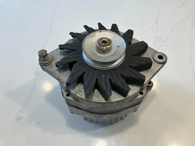 1973 1974 1975 1976 77 Pontiac transmisión automática Corvette 1101027 80 amp alternador 4H16 Foto 1 de 4