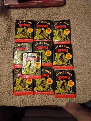1986 TOPPS LITTLE SHOP OF HORRORS LACRADO DE FÁBRICA 10 Pacotes 🔥🔥🔥 - Imagem 1 de 3