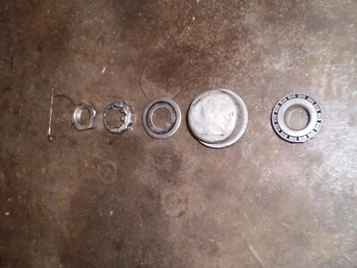 Крышка пылезащитная смазка подшипник ступицы переднего колеса 70-78 DATSUN 240Z 260Z 280Z б/у комплект от оригинального производителя - Изображение 1 из 3