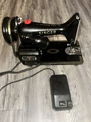 Vintage Singer Sewing Machine 99k with working light and motor controller, - Image 1 of 4