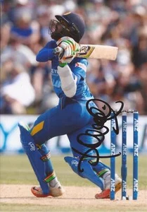 SRI LANKA: DINESH CHANDIMAL SIGNED 6x4 ODI ACTION PHOTO+COA - Picture 1 of 1