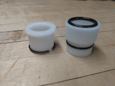 Bujes y junta del eje del impulsor superior e inferior Sears/Thompson - Hecho en EE. UU. Foto 1 de 4