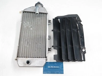 Radiador derecho Kawasaki KX250F 2017-2020 OEM (lado de relleno de stock KX250 '17 18 19) Foto 1 de 4