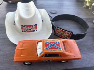 Dukes Of Hazzard Hg Juguetes Conjunto de Disfraz Difícil de Encontrar Sombrero Cinturón Coche. Por favor lea - Imagen 1 de 19