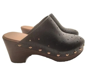 Aerosoles Martha Stewart Size 6M 'Doris' Clogs Black Gold Stud Accents - Picture 1 of 9