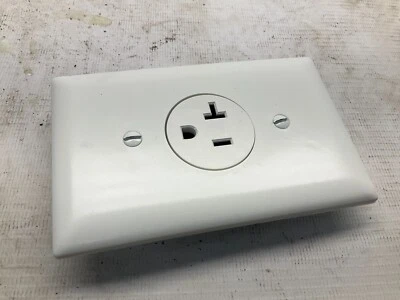 Leviton AGTR2-W 20A-125V AFCI/GFCI Tamper-Resistant Outlet Receptacle P - Image 1 of 4