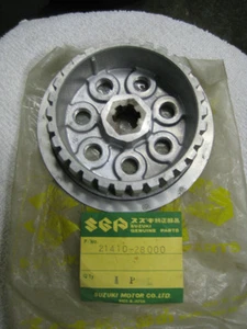 SUZUKI RV125/TS125/TC125/TS100/TC100/DS125/DS100 ENGINE CLUTCH HUB NOS! - Picture 1 of 1