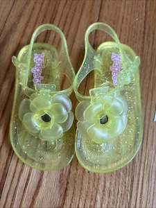 Toddler Girl Size 5 Yellow with Silver Glitter Jelly Rubber Flower Sandals Shoes - Picture 1 of 7