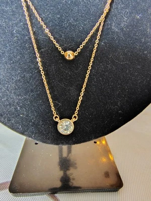 Collar Marilyn Schiff tono dorado en capas cristal solitario colgante ajustable Foto 1 de 4