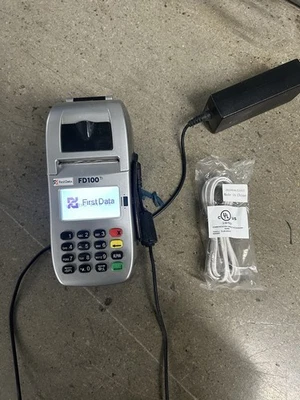 Máquina de tarjetas de crédito First Data FD100 Ti (piezas; leer descripción) con adaptador de corriente Foto 1 de 4