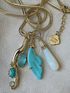 Collar Kendra Scott Bennett Charm en oro - Imagen 1 de 4