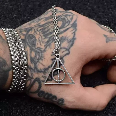 Collana HARRY POTTER Triangolo Doni della Morte a catena ACCIAIO INOX Uomo Donna - Immagine 1 di 4