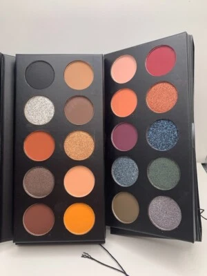 Technic Pressed Pigment Eyeshadow Palette (Set of two different palettes!) - Image 1 of 4