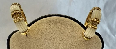 MAGNÍFICO PAR DE PENDIENTES CHARLES TURI ORO AMARILLO 18K CORAL *IMPRESCINDIBLES VER* Foto 1 de 4