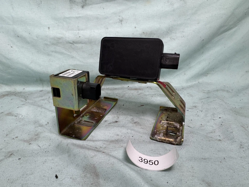 98-05 Mercedes W163 ML320 Yaw Turn Rate Sensors 1635420618 1635426440 0035422318 - Image 1 of 4