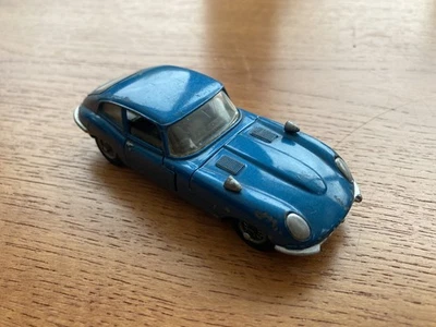 Vintage Corgi E Type Jaguar 2+2 (335} - Image 1 of 4