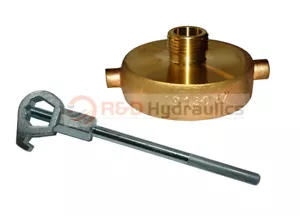 COMBO ADAPTADOR DE BOCA DE INCENDIOS 2-1/2" NST(M) x 3/4" GHT (M) con llave hidrante HD - Imagen 1 de 3