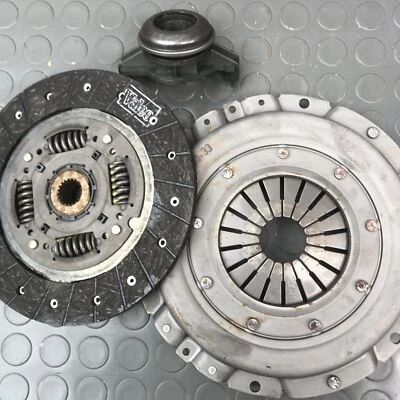 VALEO Clutch Kit FOR Brava Bravo I Genuine Top Quality MOTAQUIP VCK82 - Image 1 of 4
