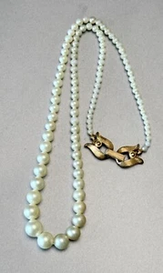 Vintage Crown Trifari Single Graduated Faux Pearl Strand Necklace Tulip Clasp - Picture 1 of 14