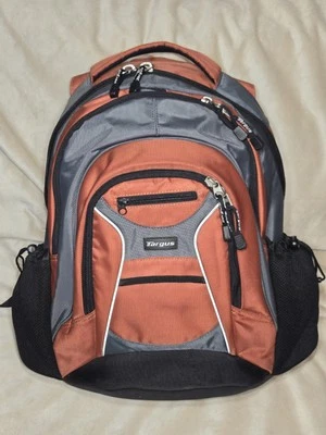 Mochila Targus XL - Rojo-Marrón, Gris y Negro para Trabajo, Escuela, Senderismo, Camping Foto 1 de 4