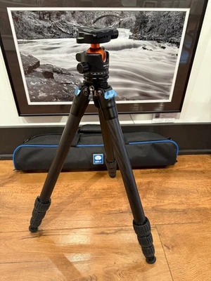 Sirui AM-254 Carbon Fiber Tripod Legs with K&F KF-35 Ballhead - Image 1 of 4