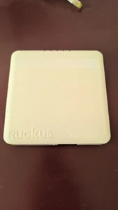 CommScope Ruckus 901-R500-WW00 802.11ac PoE déchaîné R500 AP - Photo 1/2
