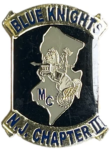 VINTAGE BLUE KNIGHTS N.J. CHAPTER POLICE MOTORCYCLE CLUB BIKER VEST METAL PIN - Picture 1 of 4