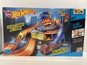 Hot Wheels Farbwandler Flammenjäger Spielset Auto enthalten Farbwechsel Action - Bild 1 von 12