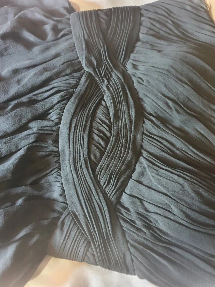 Vestido de cóctel arrugado GEORGE newtags seda precio de venta sugerido por el fabricante $450 S/12 en muy buena condición forrado hueso suave Foto 1 de 4