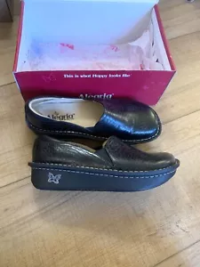 Alegria Debra Black Rose Embossed Leather Slip On Orthopedic Clog 38/ 7-7.5 - Picture 1 of 4