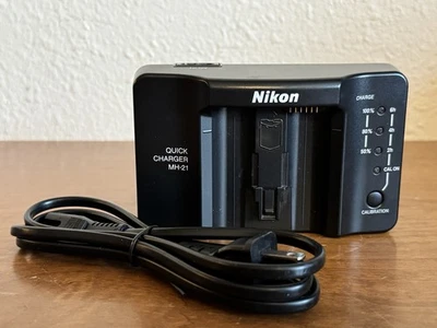 Cargador rápido Nikon OEM MH-21 para baterías D3 D2 EN-EL4 4A genuino Foto 1 de 2