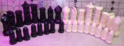 Juego de ajedrez gótico vintage Peter Ganine 1947©1957 en la parte posterior 3 5/8" KING Salon Foto 1 de 4