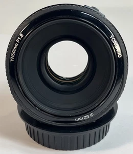 Yongnuo YN Objektiv 50 mm f/1,8 AF/MF für Canon – untere Kappe mit großer Blende NUR SCHÖN - Bild 1 von 6