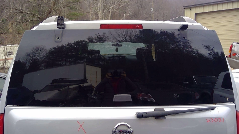 Cubierta trasera de vidrio Nissan Infiniti para Armada QX56 OEM K0312ZQ50A Foto 1 de 1