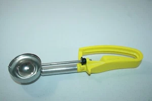 NEW Vollrath 47375 1.8 OZ #20 Squeeze Disher W/ Yellow extended Handle - Picture 1 of 5