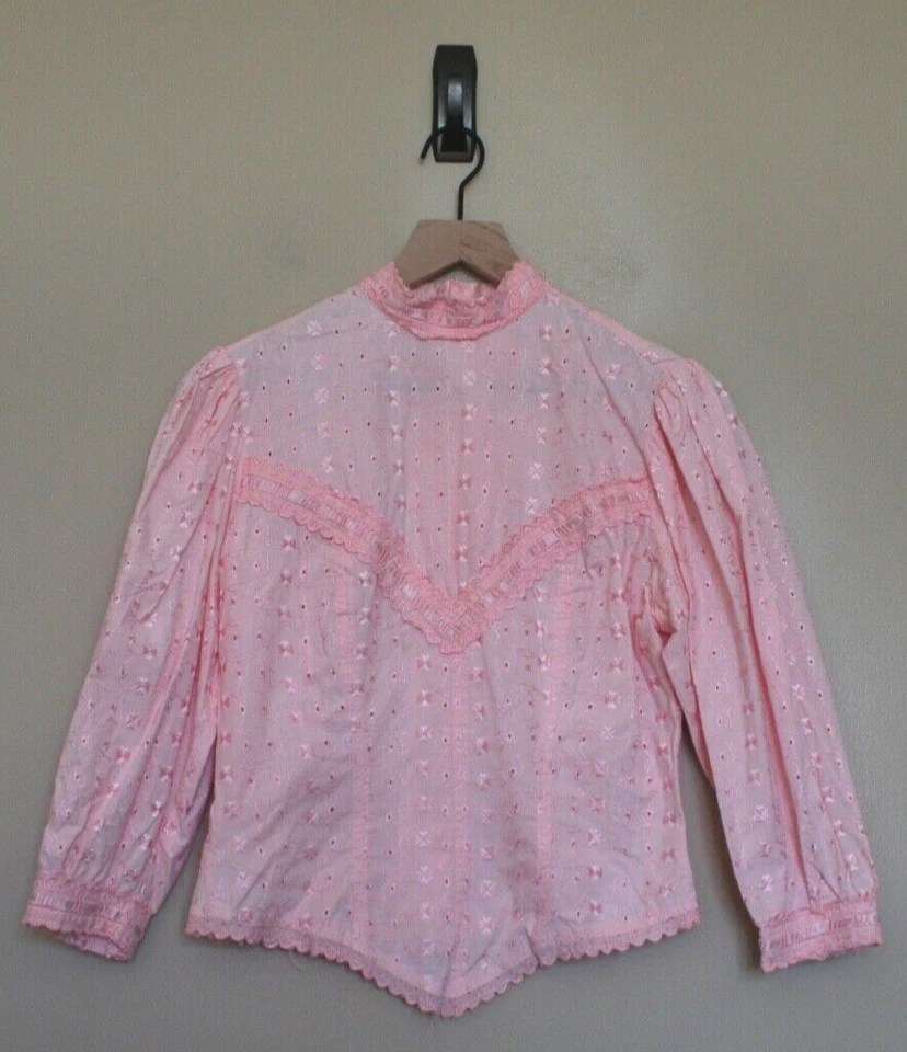 Blusa Vintage Ojales Victoriana Encaje Rosa Bordado Top Eduardiana Talla Mediana Foto 1 de 4