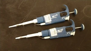 Two VWR  Pipettes (2uL - 20uL; 10uL - 100uL) - Picture 1 of 3