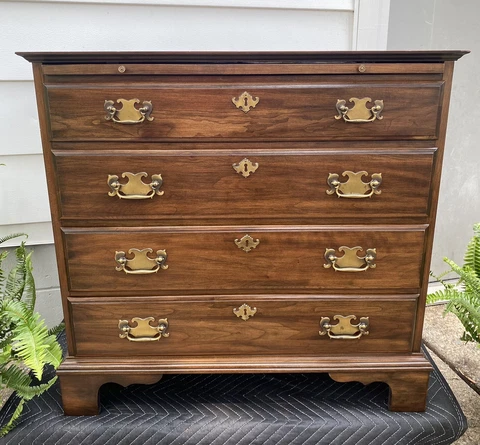 Beautiful Vintage Pennsylvania House Large 4 Drawer Bachelor Chest w/pullout Cover