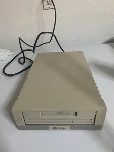 Sun 611 DDS-3 DATA Tape Drive 595-3711-02 SCSI AS IS ONLY UNTESTED - Picture 1 of 5