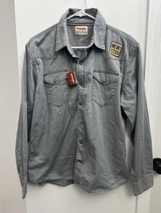 NWT Wrangler Authentics Button Up Women’s Collared Shirt Size Large - Picture 1 of 6