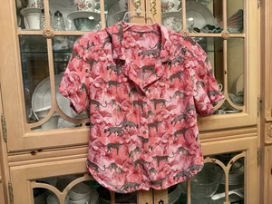 Women’s Jane + Delancey Pink Animal Print Shirt size M Leopards African Theme - Picture 1 of 5