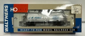 Walthers HO Scale JM Huber UTLX 16,000 Gallon Flow Tank Car #72915 - Picture 1 of 8