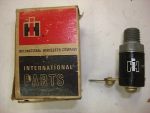 International Harvester Pressure Switch 777700-C91 NOS - Picture 1 of 4