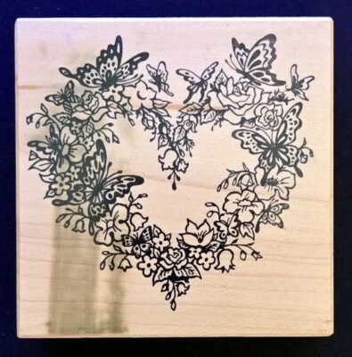 Sello de goma PSX Designs G-1221 flores y mariposas dispuestos en forma de corazón Foto 1 de 2